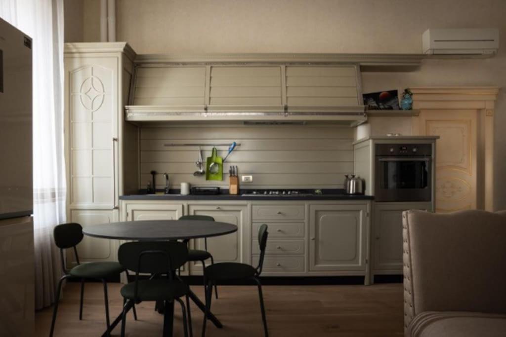 Merulana Penthouse: 5 Minutes Walk From Colosseum ภายนอก รูปภาพ