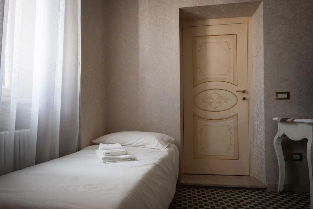 Merulana Penthouse: 5 Minutes Walk From Colosseum ภายนอก รูปภาพ